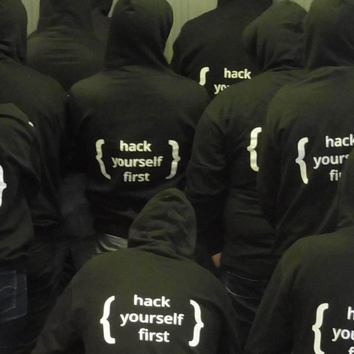 HACK YOUR LIFE AND YOUR BUSINESS WITH LIFEHACKER
